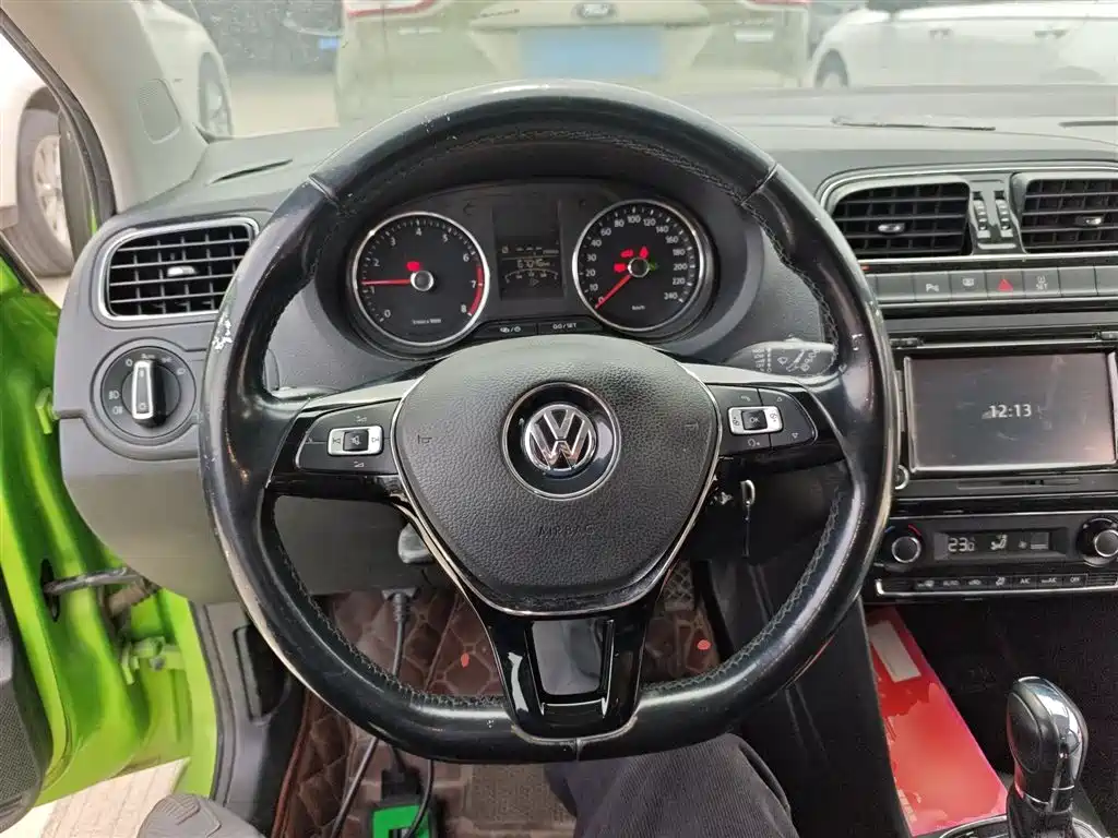 Volkswagen Polo 2015 — фото 7