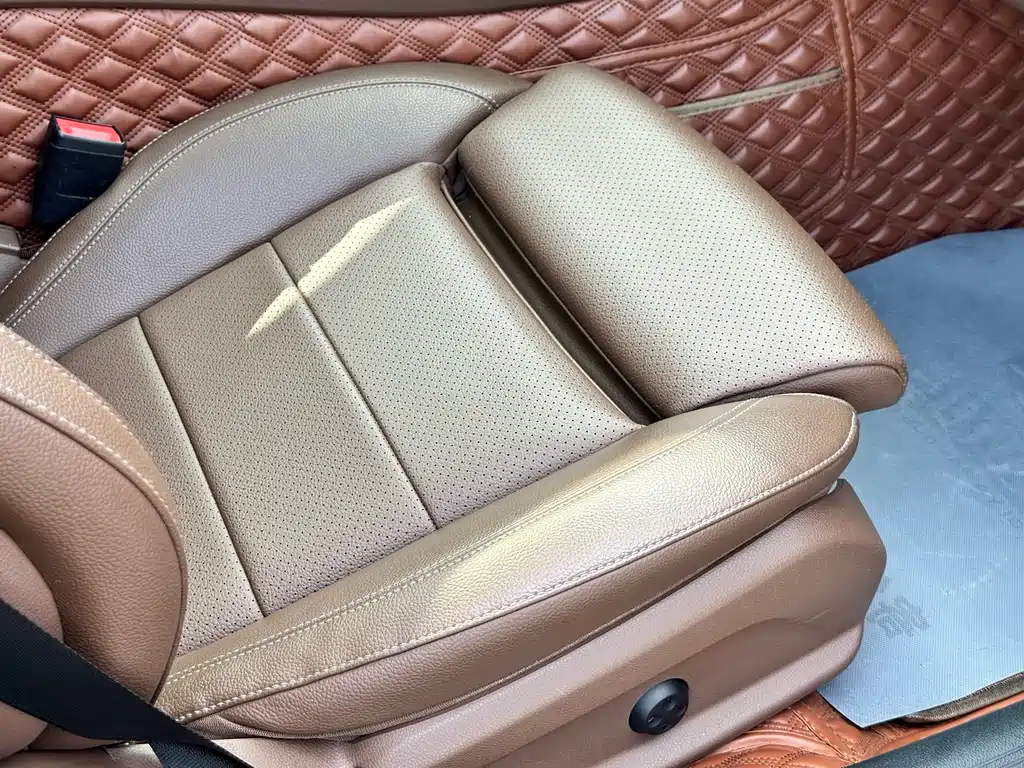 Mercedes-Benz E-Class 2022 — фото 14