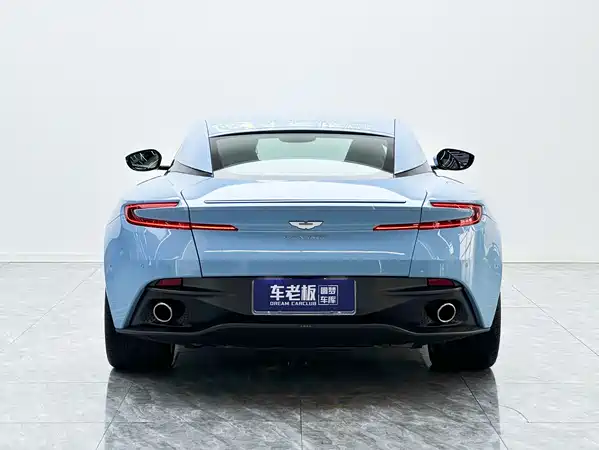 Aston Martin DB11 2020