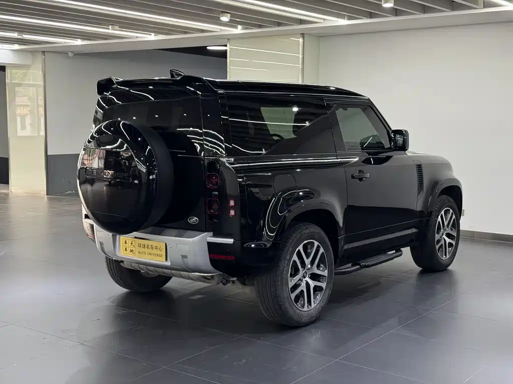Land Rover Defender 2023 — фото 21