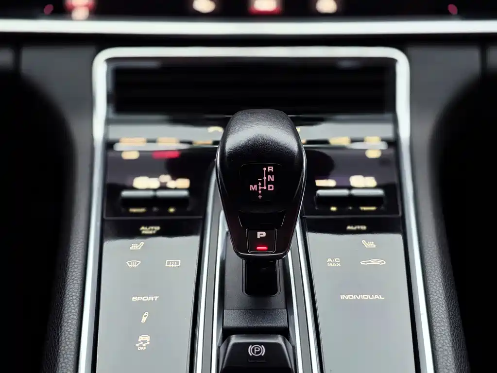 Porsche Panamera 2019 — фото 21