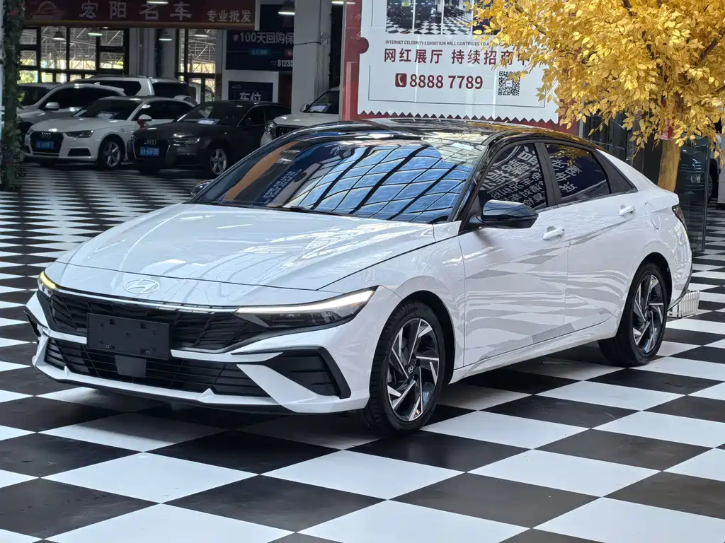 Hyundai Elantra 2023
