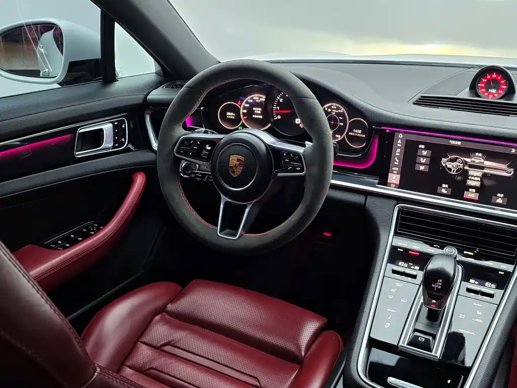 Porsche Panamera 2019 — фото 24
