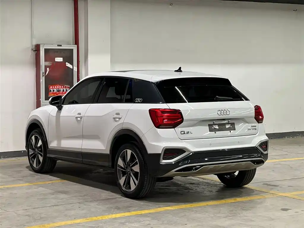 Audi Q2L 2022 — фото 4