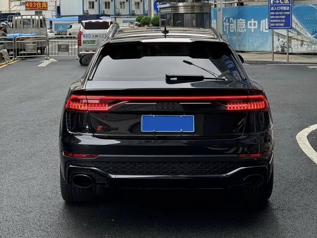 Audi RS Q8 2021 — фото 5