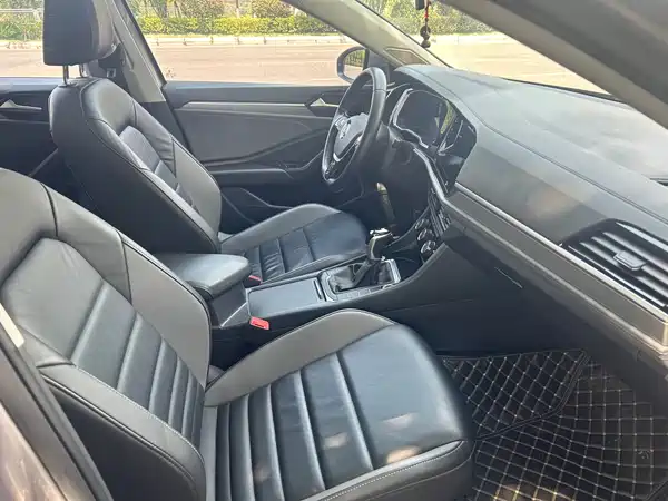 Volkswagen Sagitar 2021