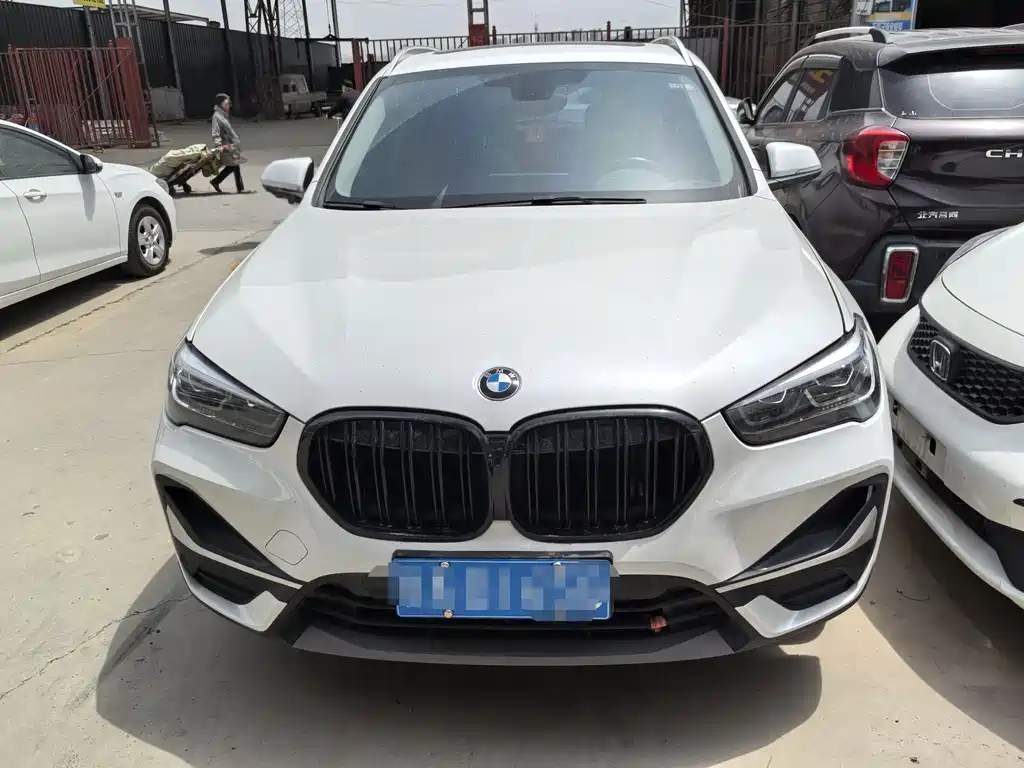 BMW X1 2022 — фото 2