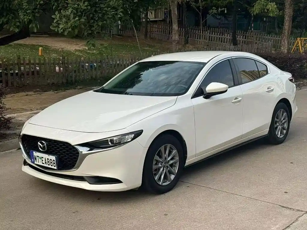 Mazda 3 Axela 2022