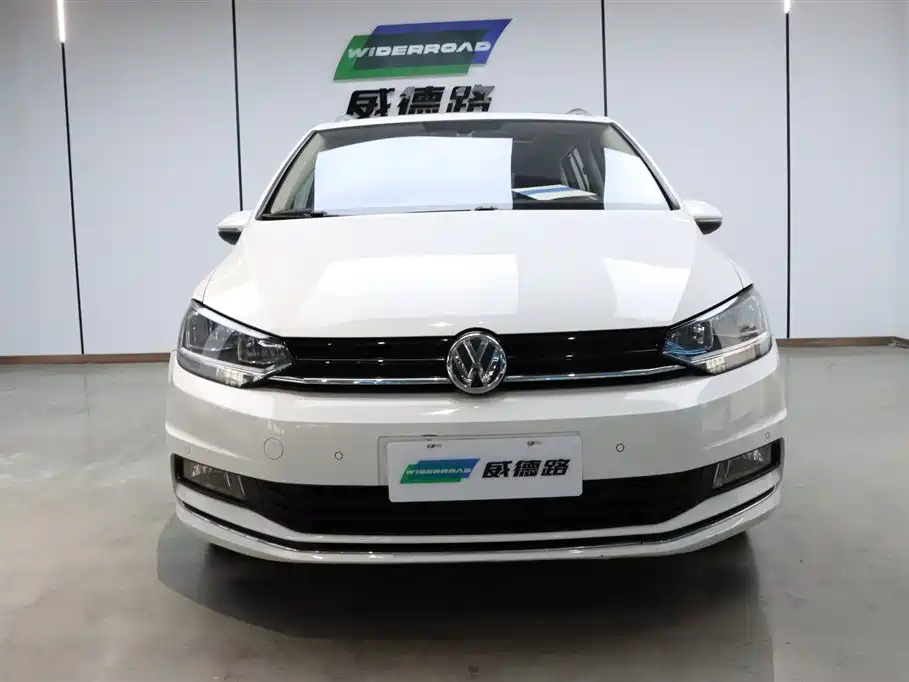 Volkswagen Touran 2018 — фото 2