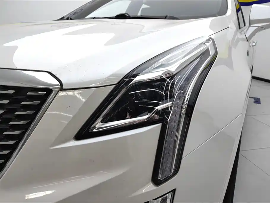 Cadillac XT5 2023 — фото 5