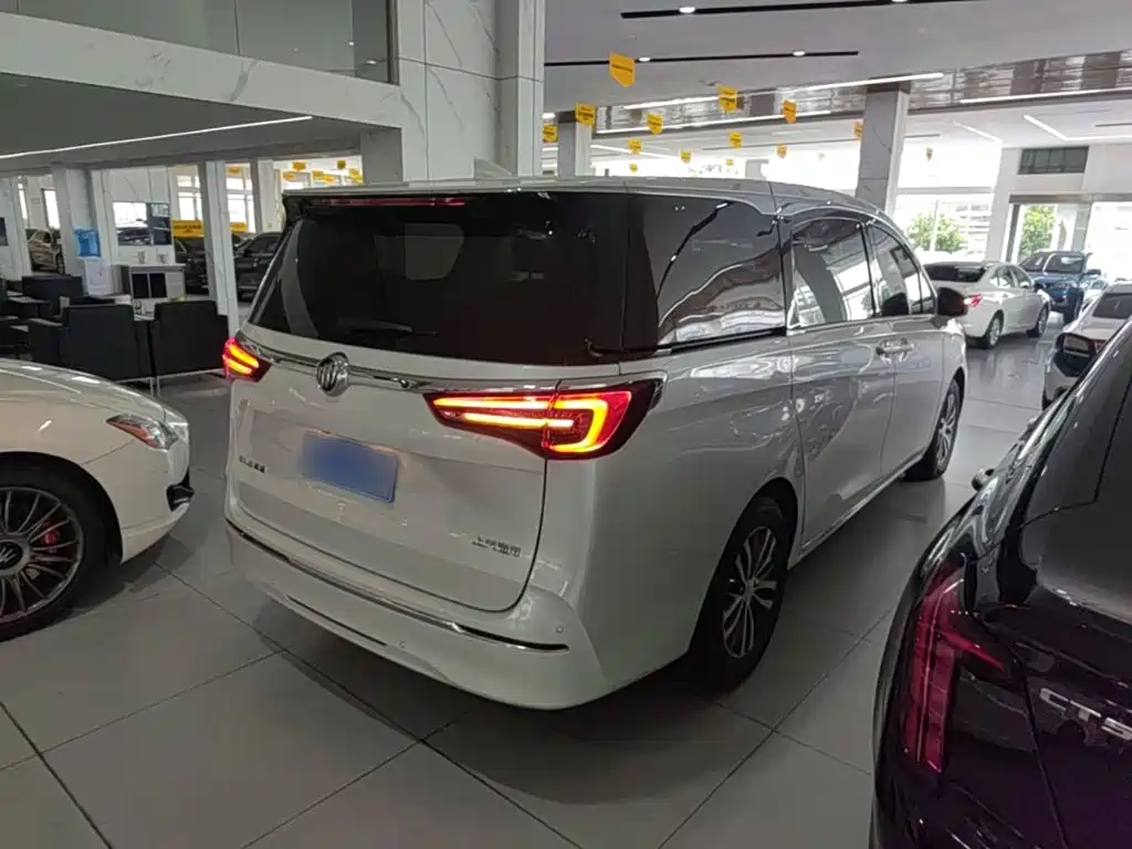 Buick GL8 2023