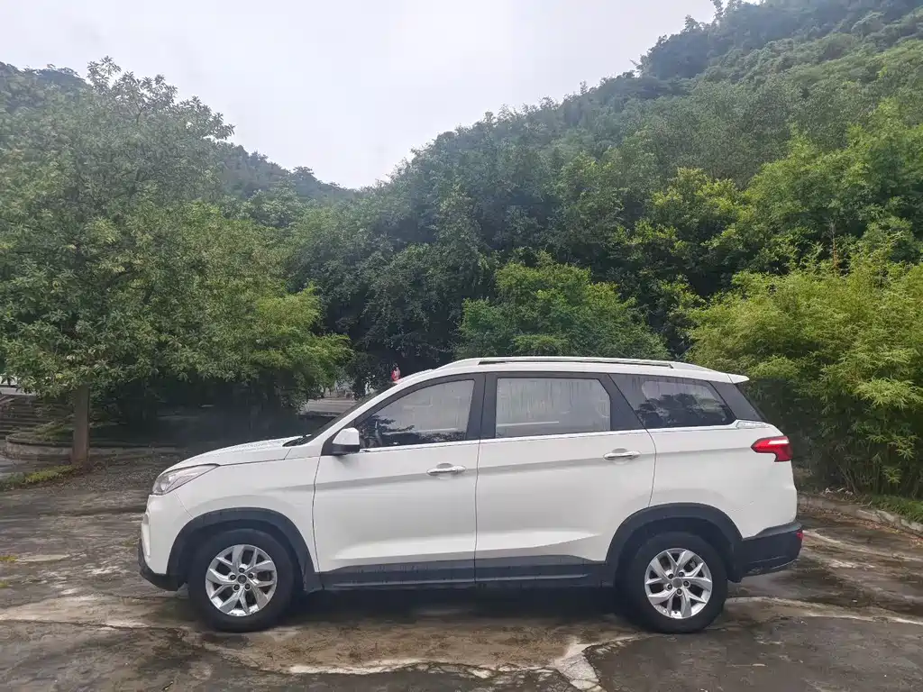 Wuling Hongguang S3 2017