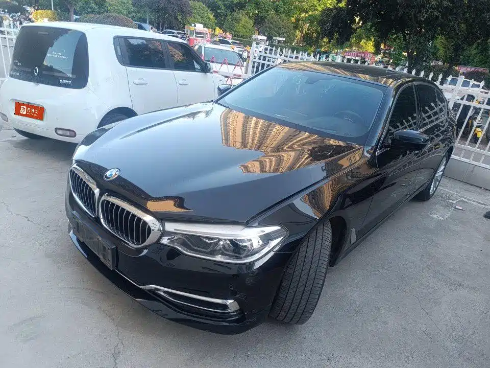 BMW 5 Series 2019 — фото 1