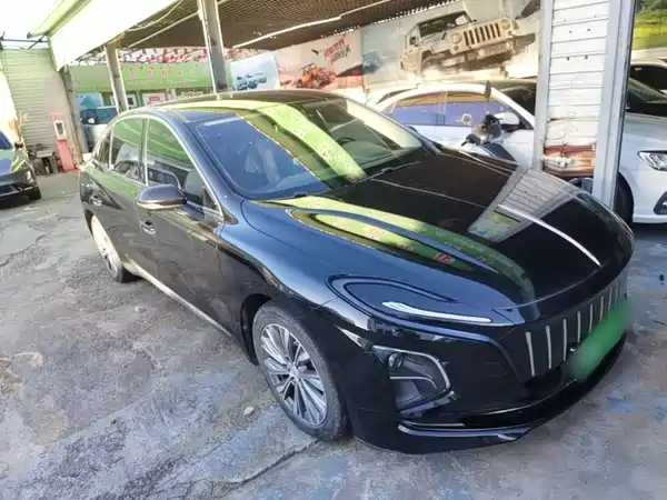 Hongqi E-QM5 2023