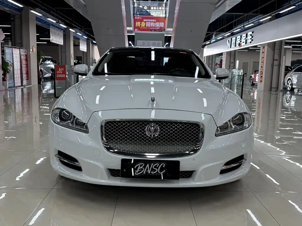 Jaguar XJ 2015 — фото 3