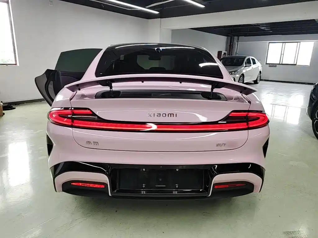 Xiaomi SU7 2025