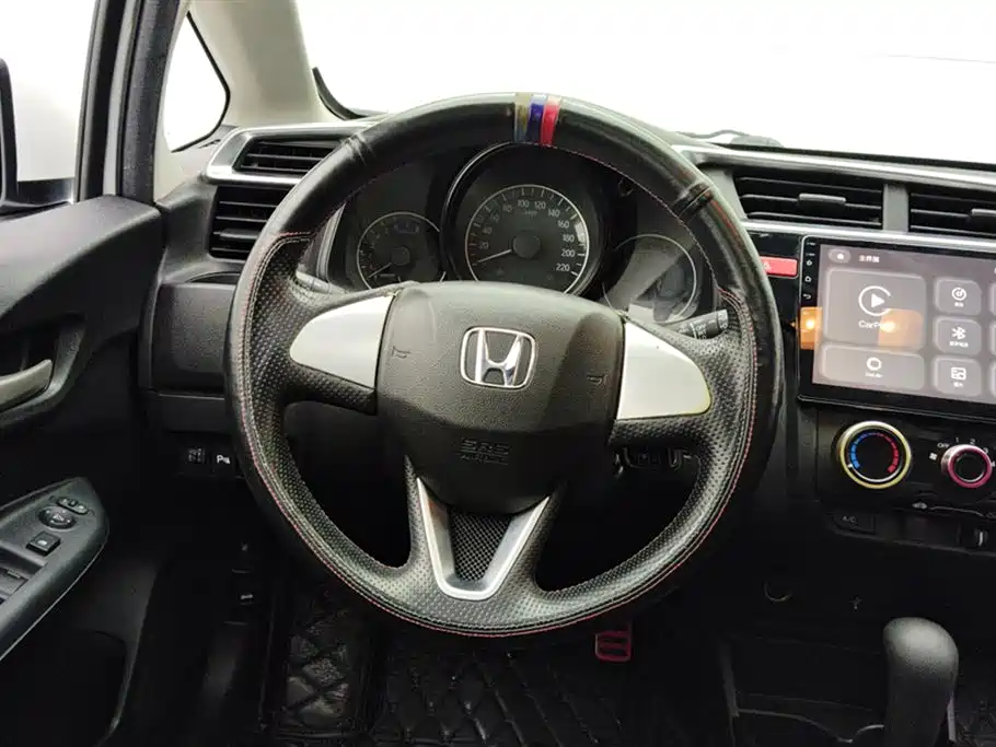 Honda Fit 2017 — фото 15