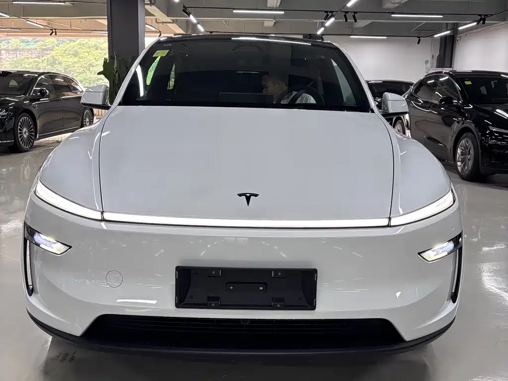 Tesla Model Y 2026