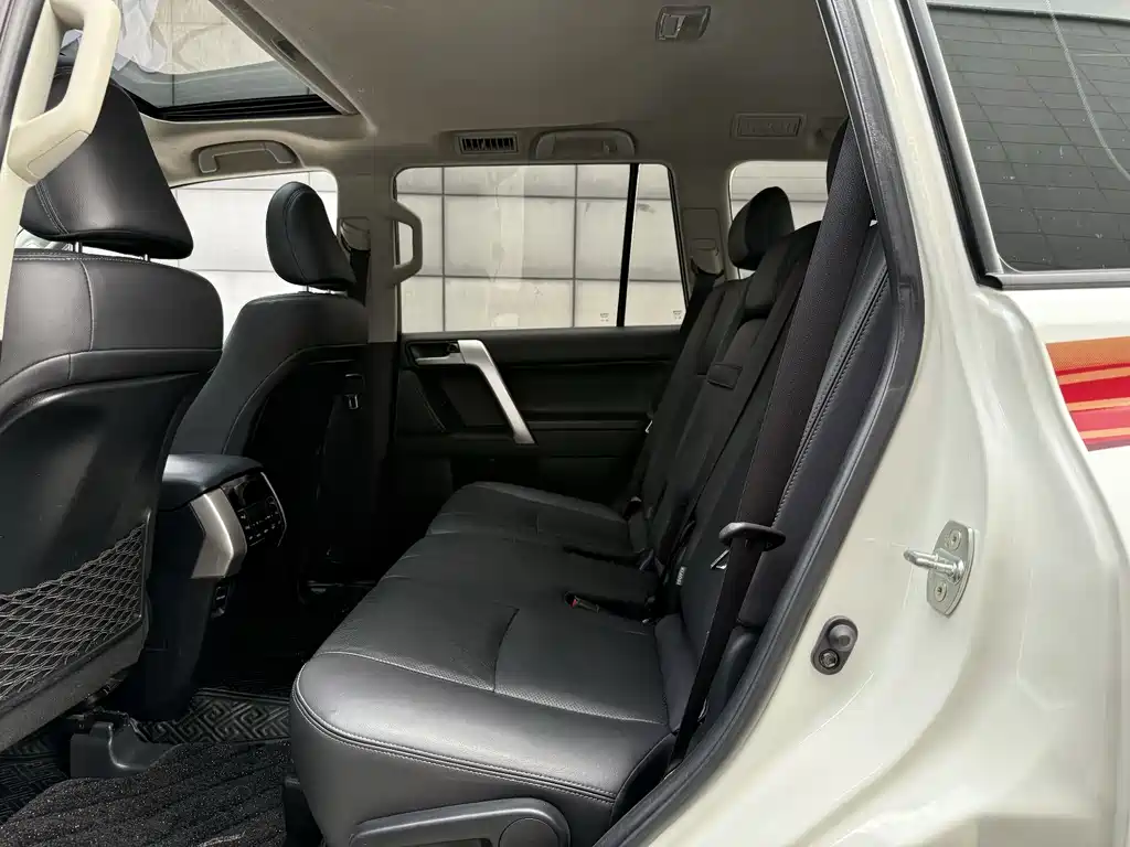 Toyota Prado 2019 — фото 10