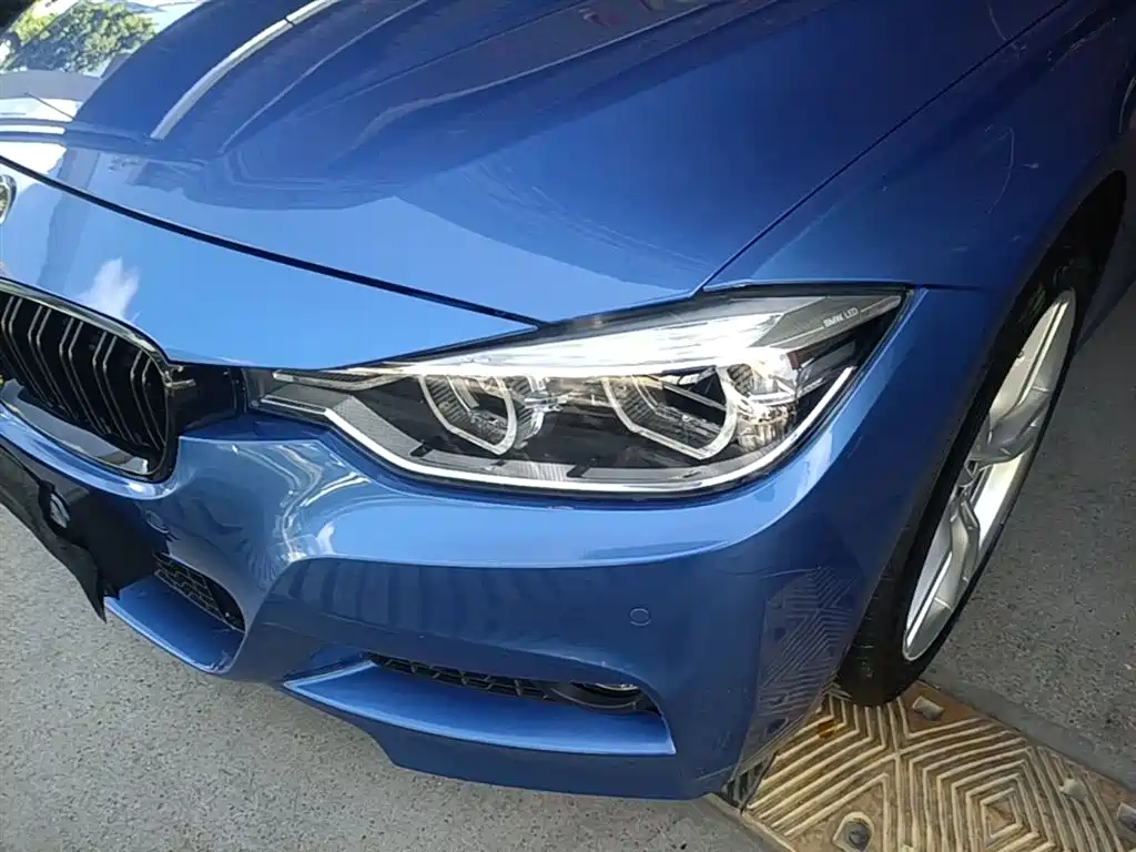 BMW 3 Series 2018 — фото 24