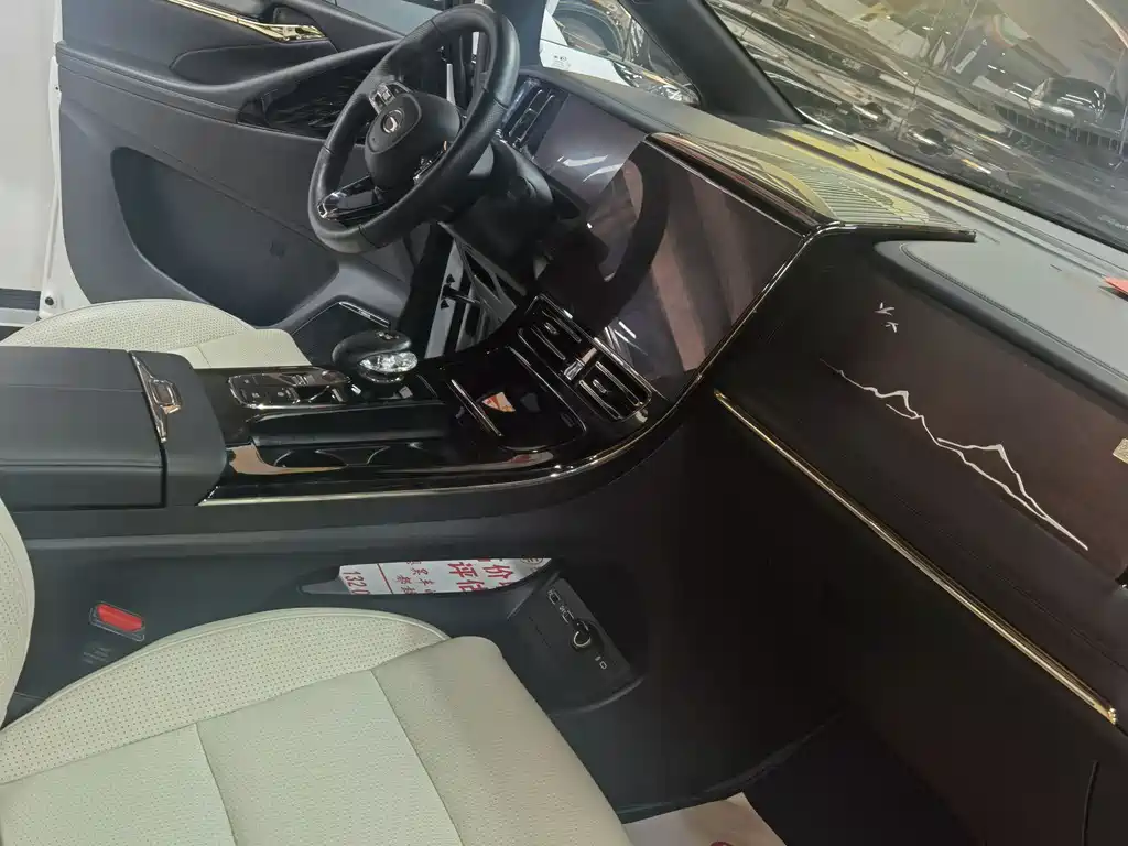 GAC Motor Trumpchi M8 2021 — фото 4