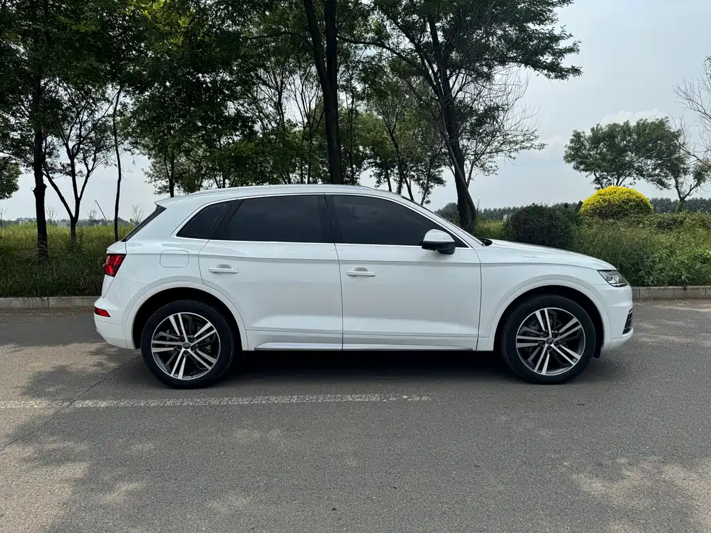 Audi Q5L 2021 — фото 14