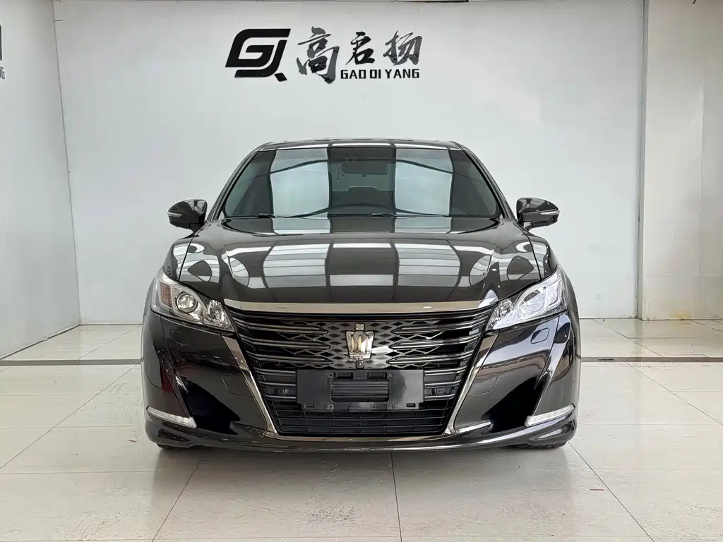 Toyota Crown 2018 — фото 2