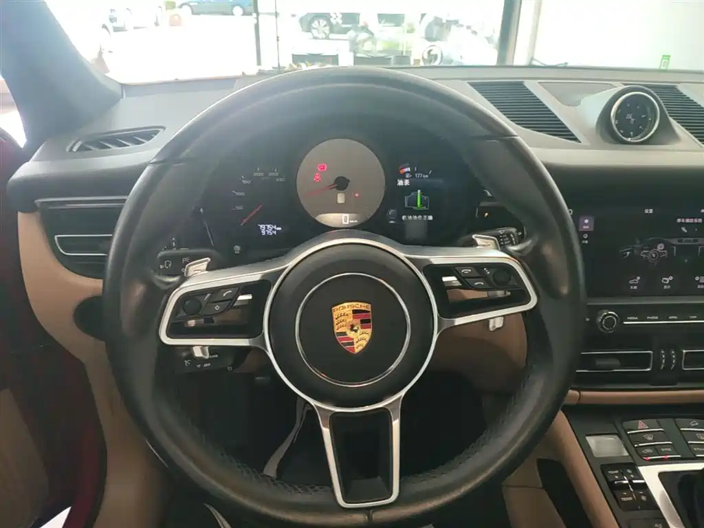 Porsche Macan 2020 — фото 11