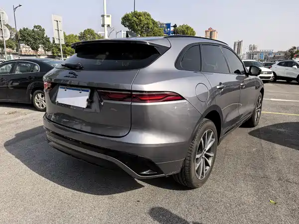 Jaguar F-PACE 2024