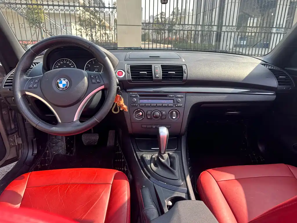 BMW 1 Series 2012 — фото 10