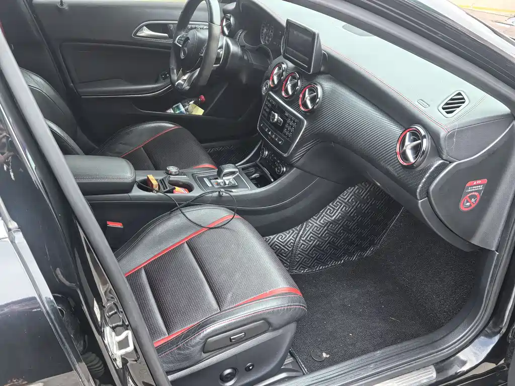 Mercedes-Benz A-Class AMG 2018 — фото 6