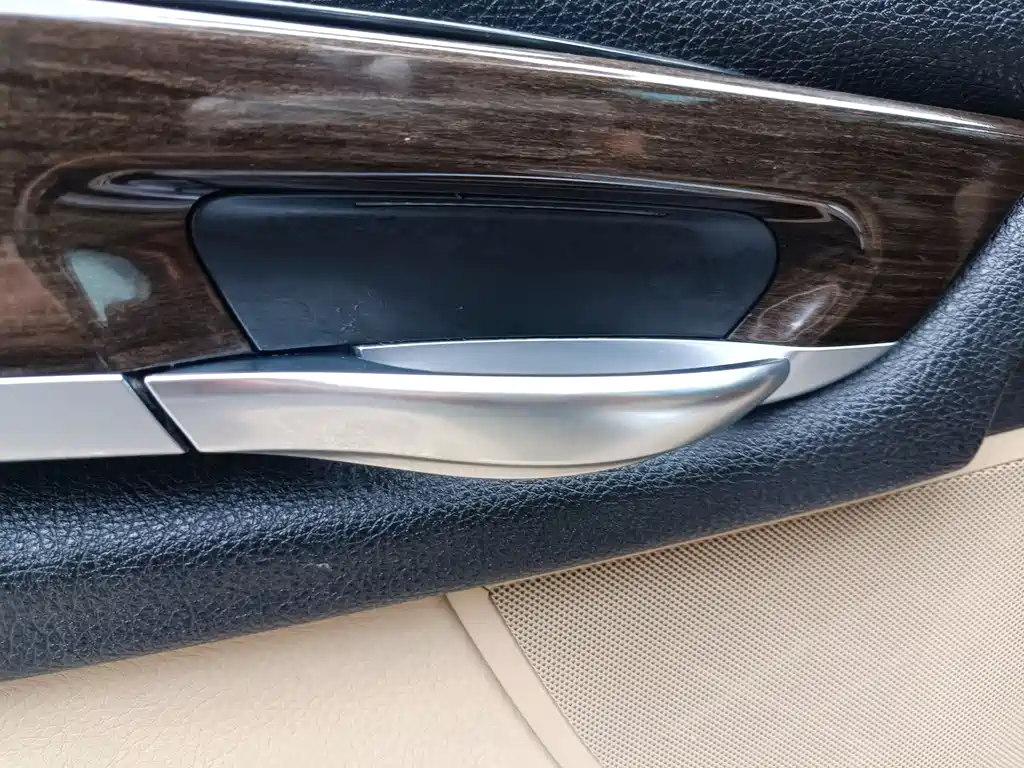 BMW 7 Series 2012 — фото 23