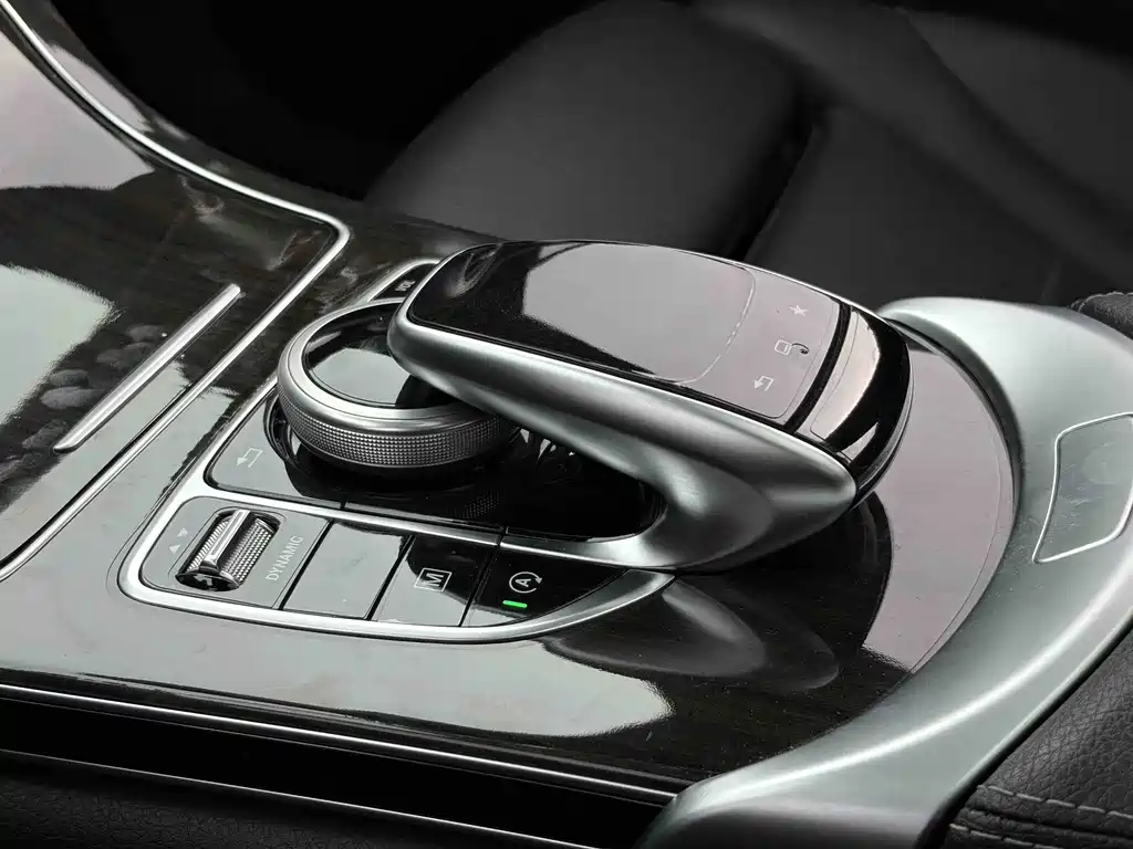 Mercedes-Benz GLC 2016 — фото 13