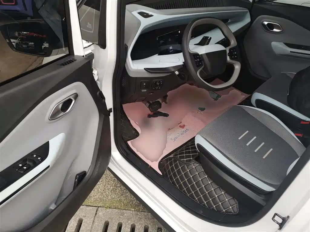 Wuling Nano EV 2022 — фото 16
