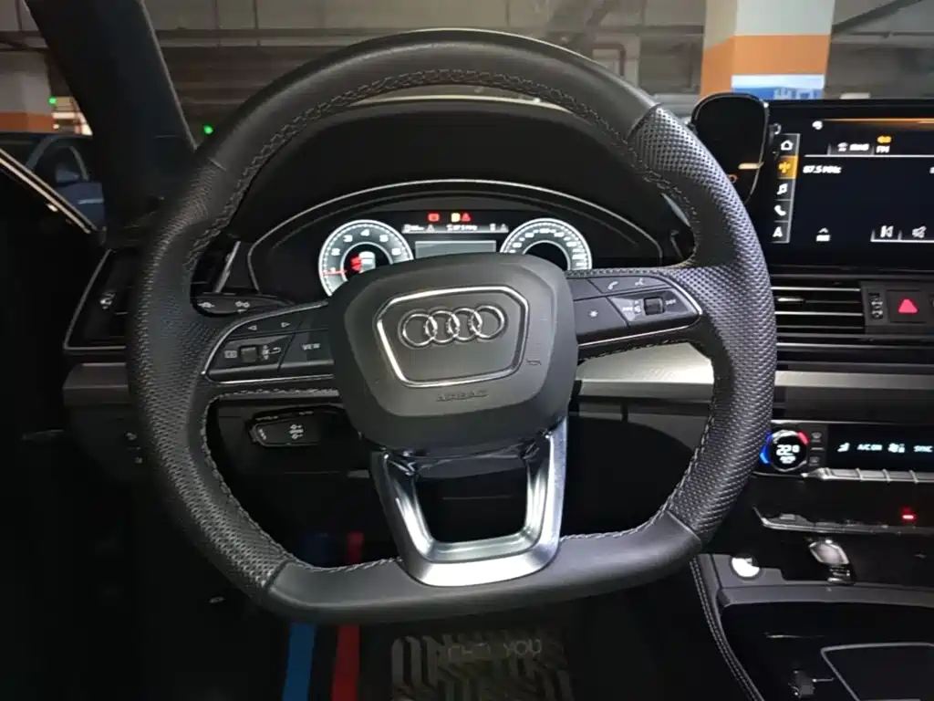 Audi Q5L 2024 — фото 17