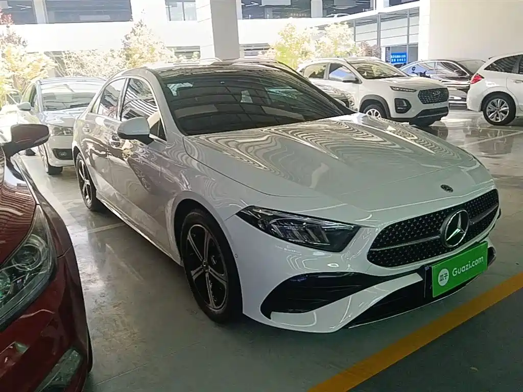 Mercedes-Benz A-Class 2024 — фото 4