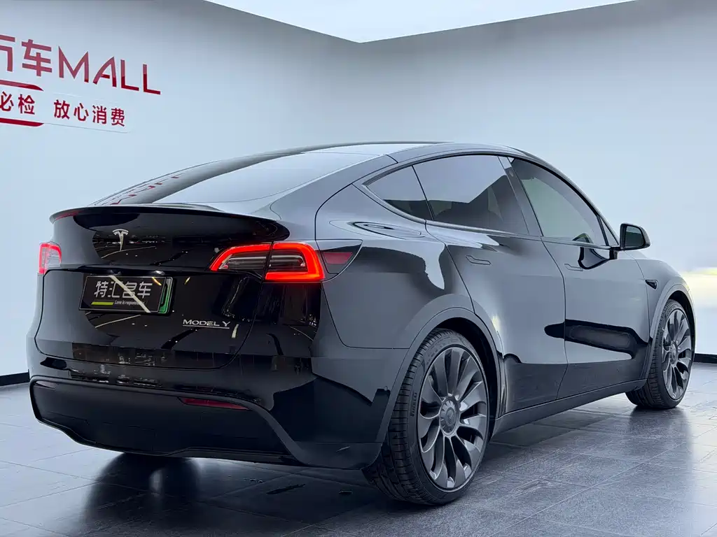 Tesla Model Y 2022 — фото 15