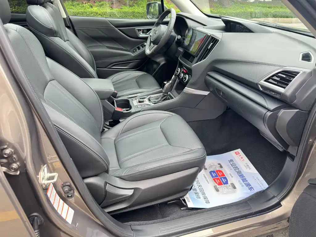 Subaru Forester 2020 — фото 10