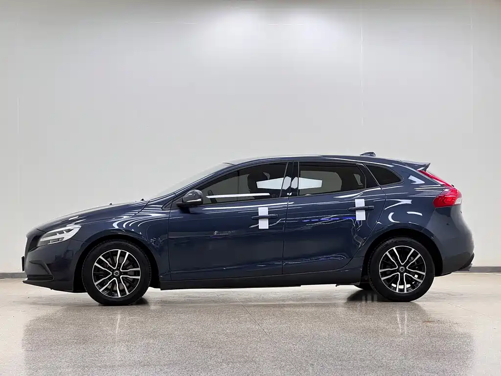 Volvo V40 2018 — фото 3