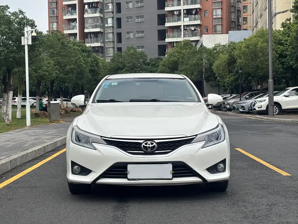 Toyota Reiz 2016 — фото 2