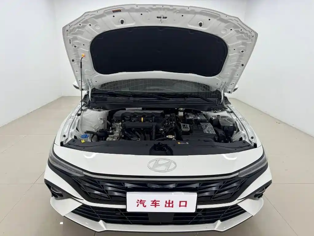 Hyundai Elantra 2023