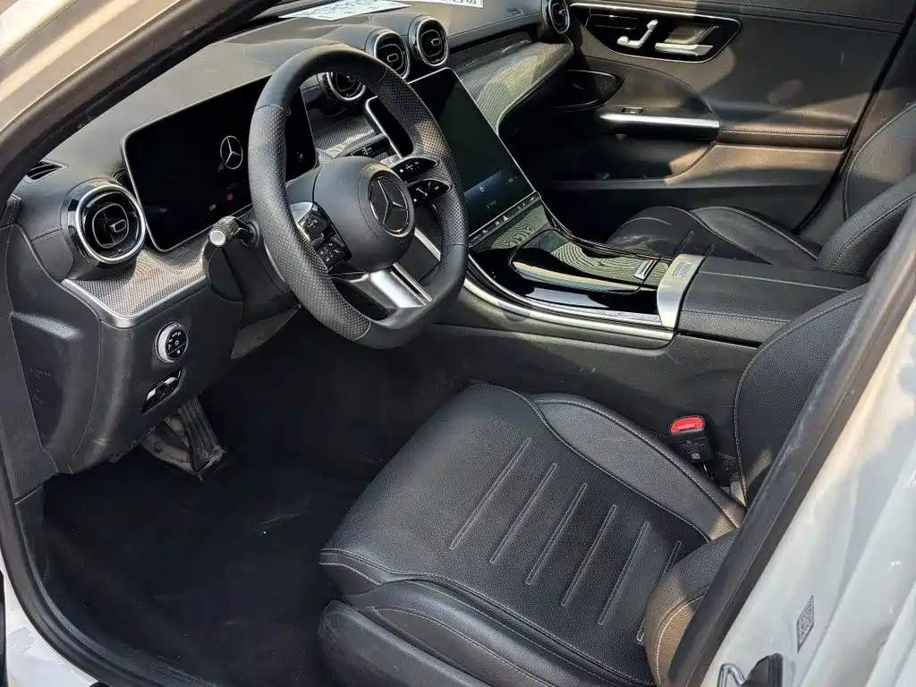 Mercedes-Benz C-Class 2023 — фото 3