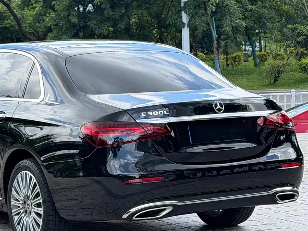 Mercedes-Benz E-Class 2019 — фото 17