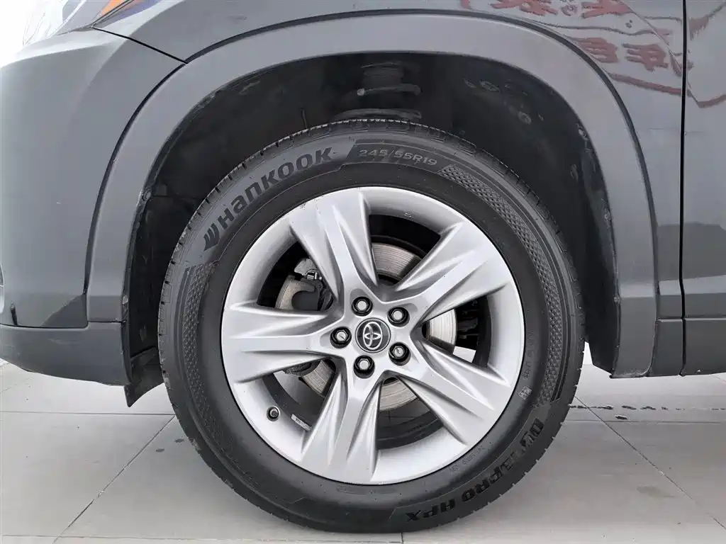Toyota Highlander 2021 — фото 17