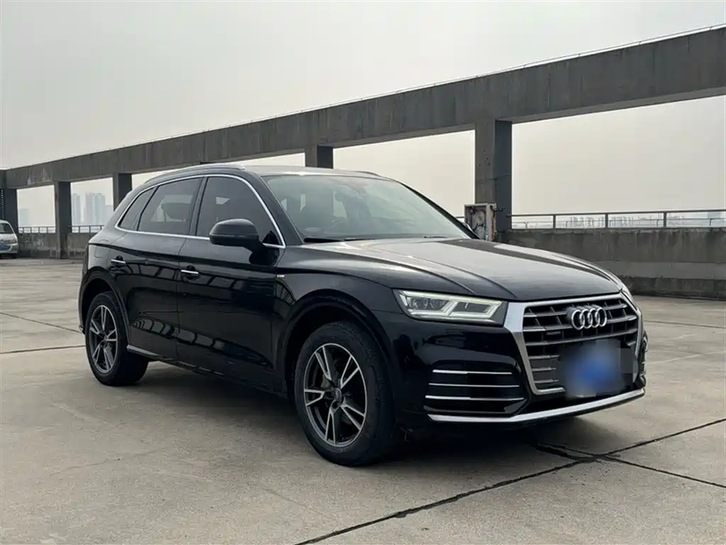 Audi Q5L 2020 — фото 12