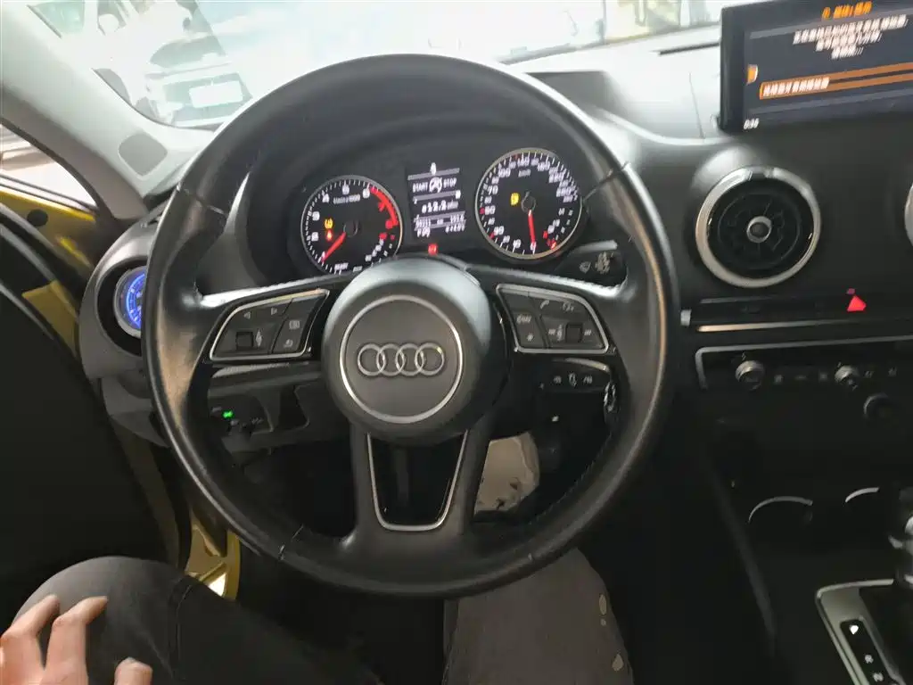 Audi A3 2018 — фото 11