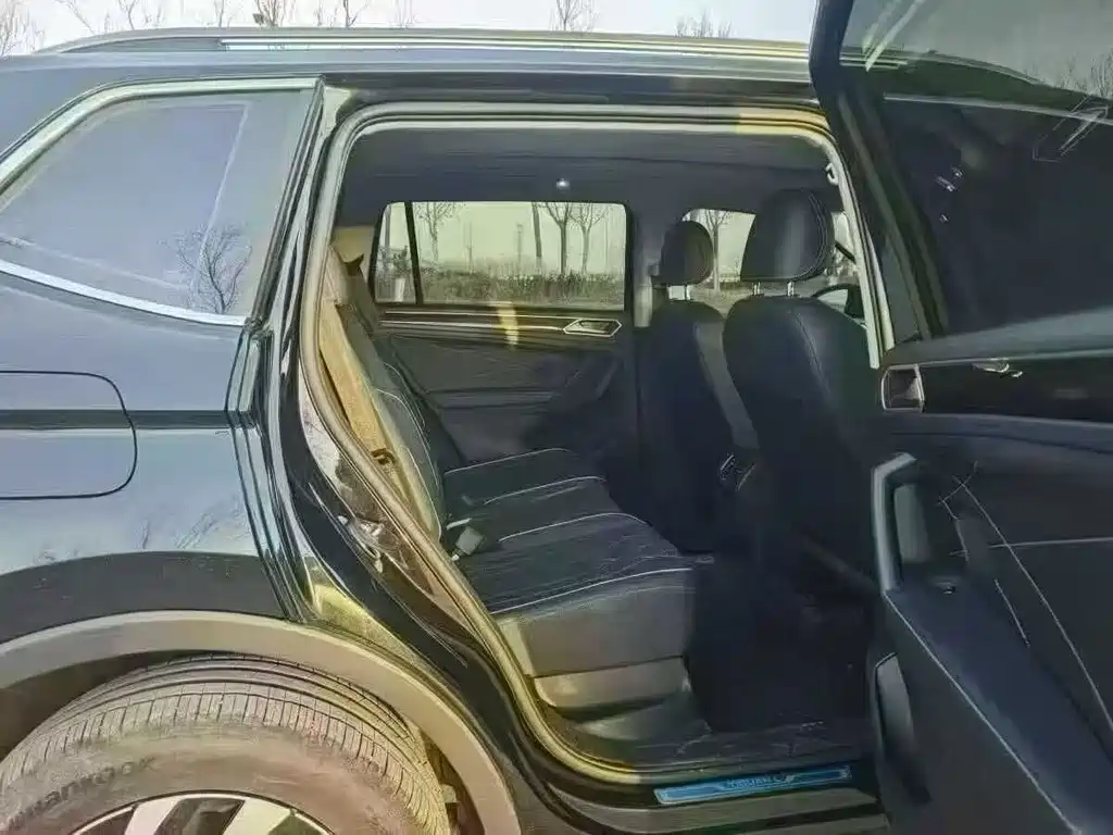 Volkswagen Tiguan L 2024