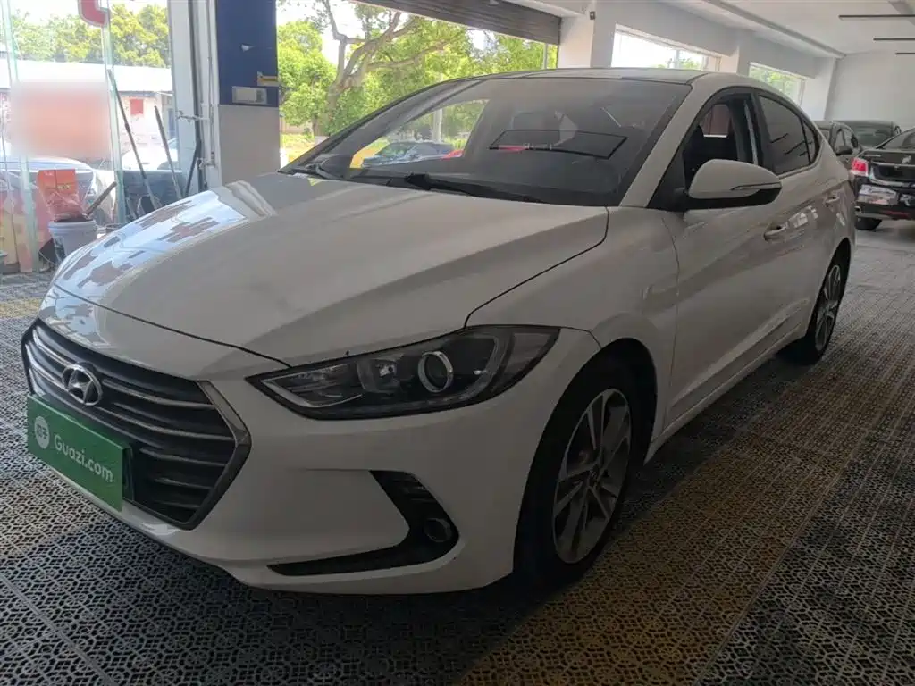 Hyundai Elantra 2017 — фото 2