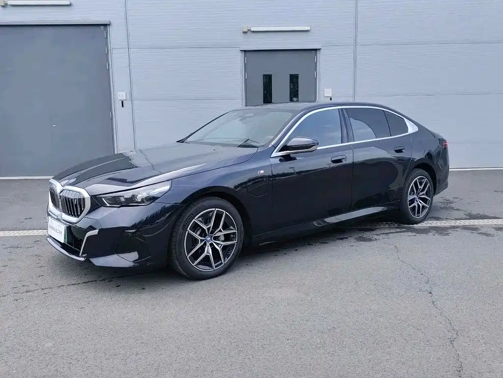 BMW i5 2025 — фото 1