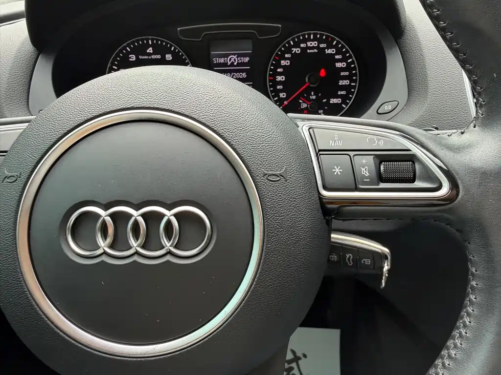 Audi Q3 2017 — фото 18